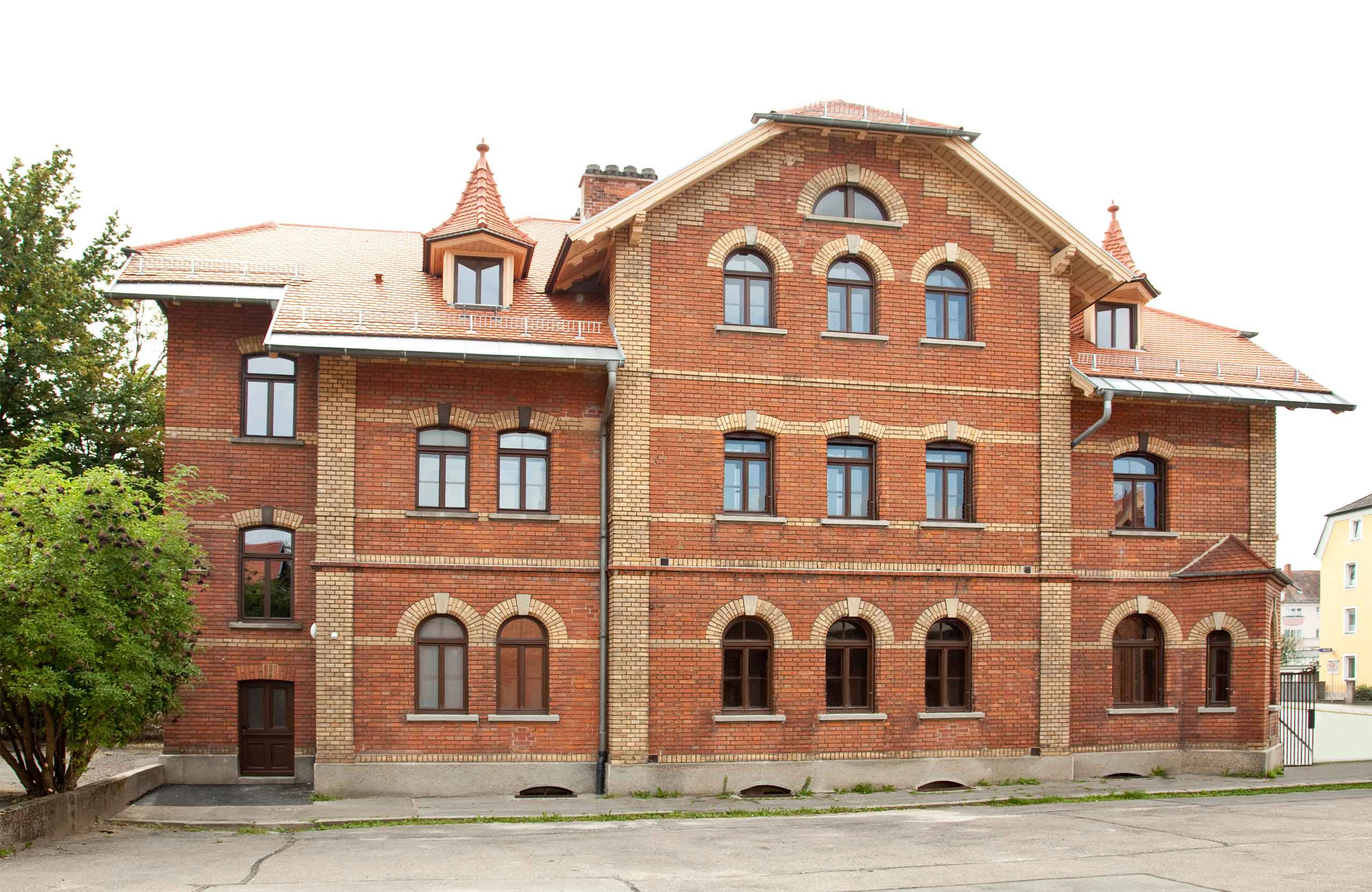 Schlachthofvilla_Außenansicht2_2560-1664