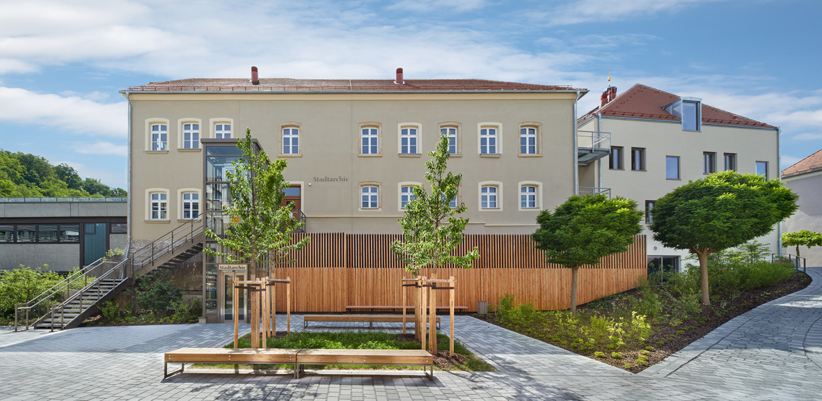 Neubau Offene Ganztagsschule Gerhardinger Grundschule, Erweiterung Pausenhalle, Teilabbruch und Sanierung Stadtarchiv in Schwandorf
